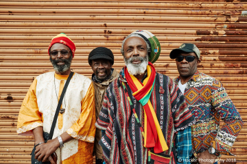 Black Roots - Me Cry